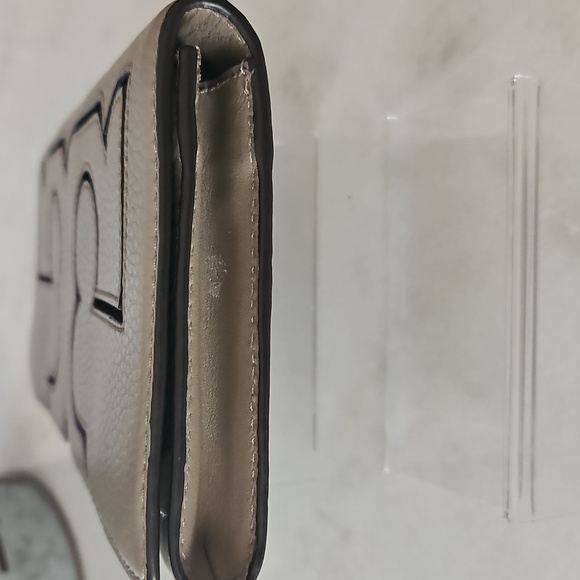 Tory Burch Clutch w/ Chain & Insert - Picture 13 of 13